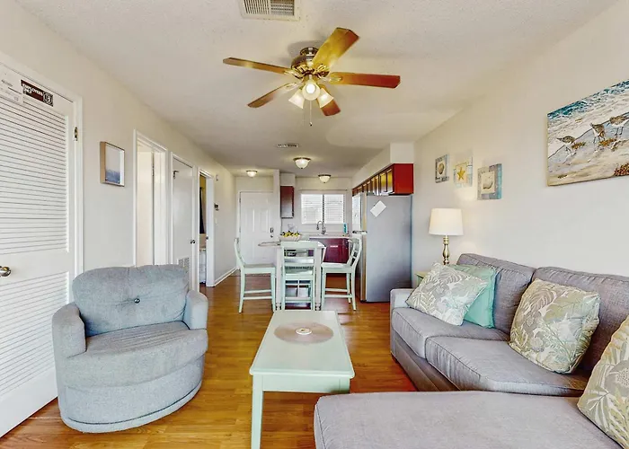 Lakeview With Shared Pool - Just Steps From The * Gulf Shores