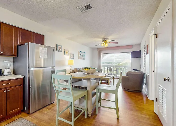 Lakeview With Shared Pool - Just Steps From The Holiday home