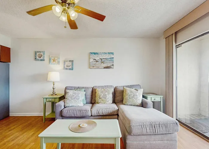 Lakeview With Shared Pool - Just Steps From The *