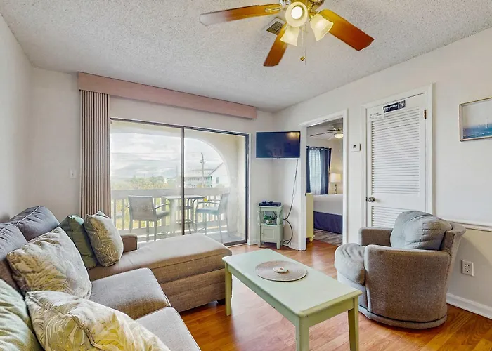 Holiday home Lakeview With Shared Pool - Just Steps From The