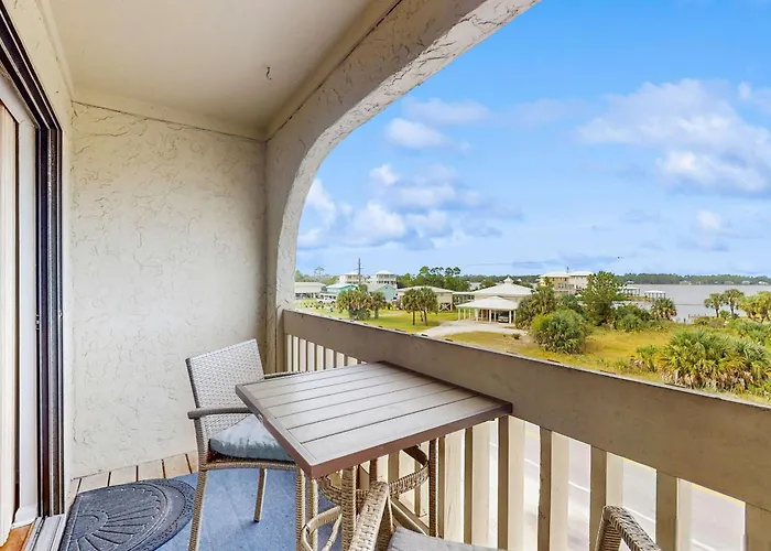 Holiday home Lakeview With Shared Pool - Just Steps From The *
