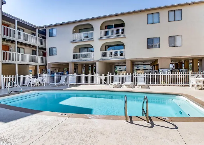 Lakeview With Shared Pool - Just Steps From The Holiday home Gulf Shores