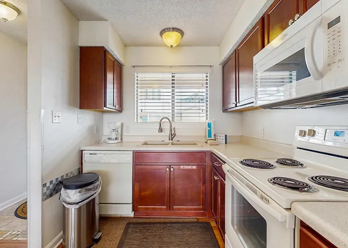 Lakeview With Shared Pool - Just Steps From The Holiday home *