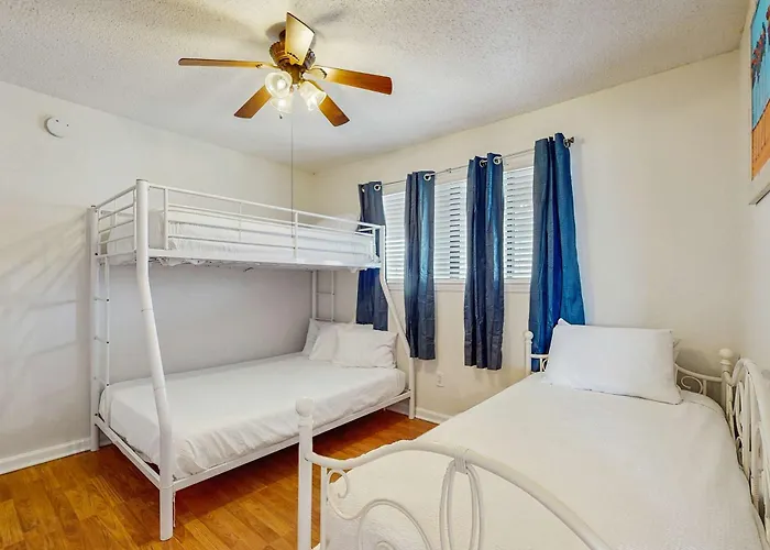 Lakeview With Shared Pool - Just Steps From The Gulf Shores
