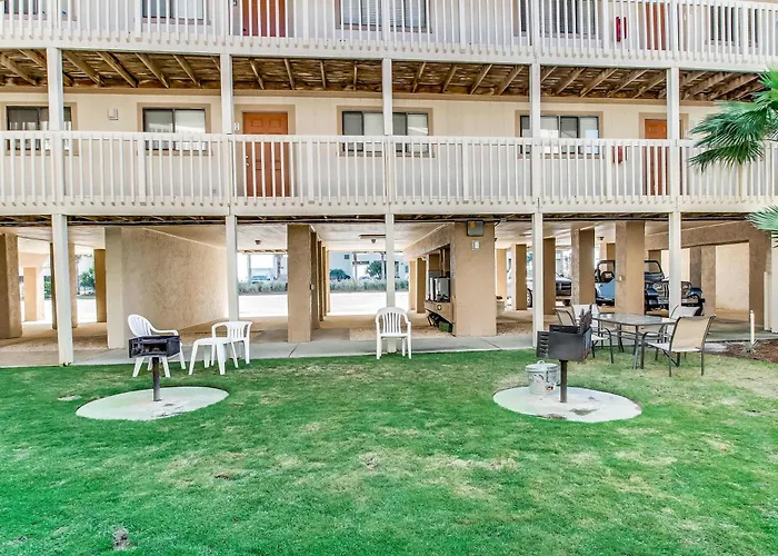 Holiday home Lakeview With Shared Pool - Just Steps From The