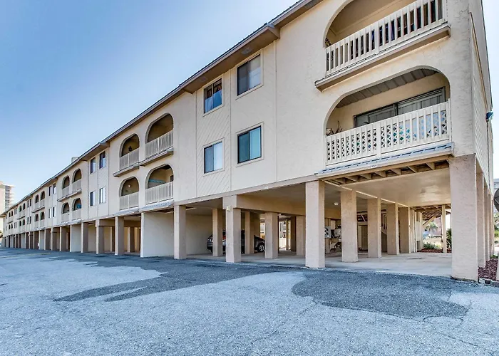 Lakeview With Shared Pool - Just Steps From The Gulf Shores